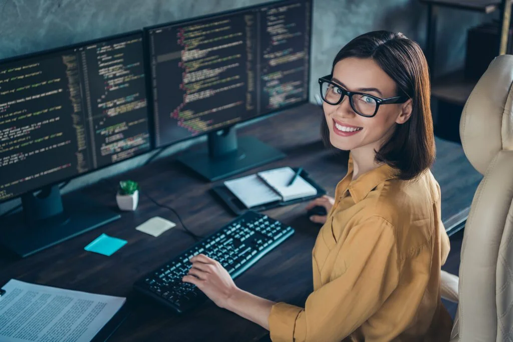 Webdesigner Mosbach - woman on computer